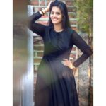 Swathishta Krishnan Instagram – FLORAL ❤️❤️❤️❤️
.
.
. 👗@aarna.label 📷 @vijayvendhan .
.
.
.