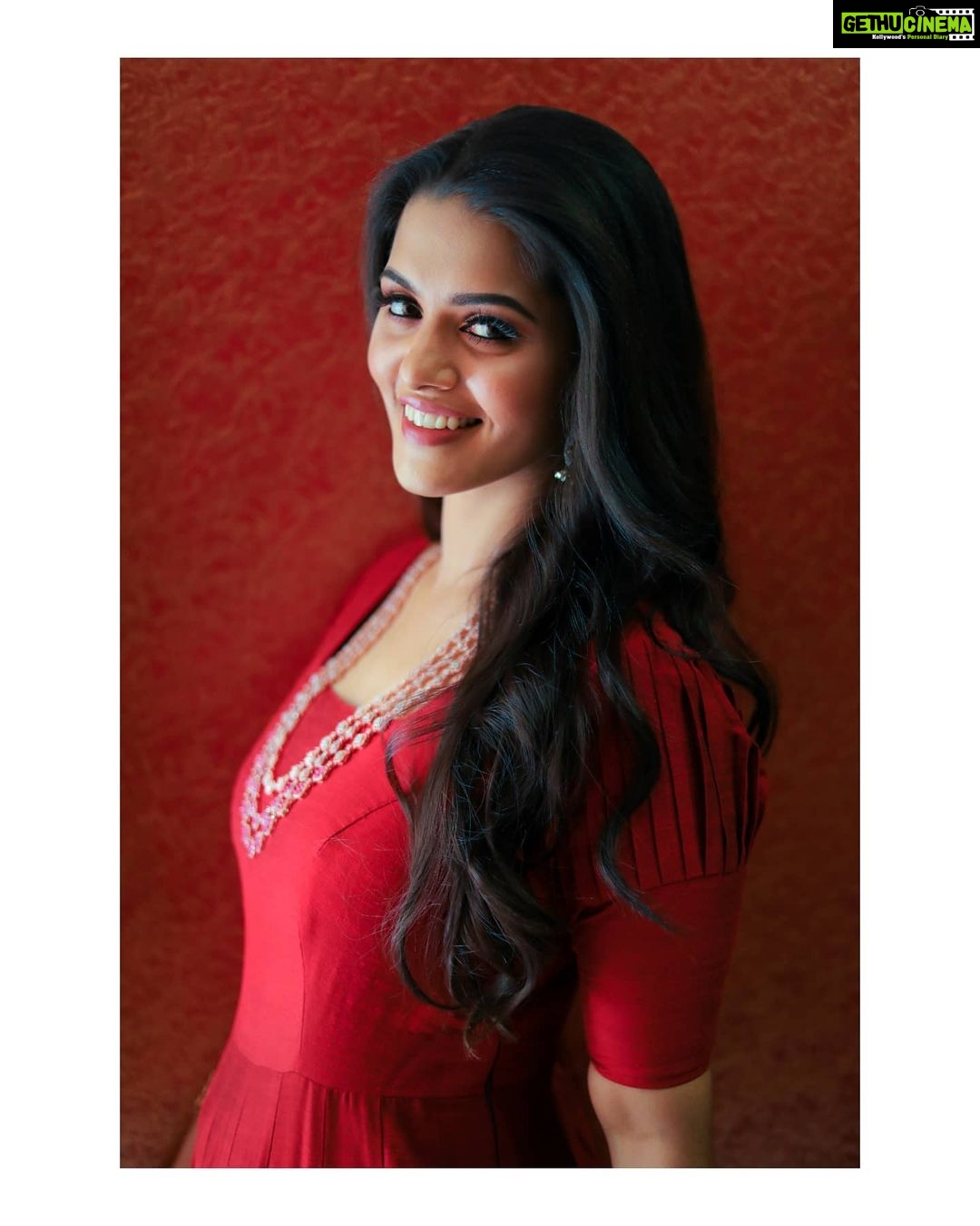 Swathishta Krishnan Instagram - Red❤️ #throwback . . Wearing @sthua_klothing Accessories @new_ideas_fashions Makeup @oasiacharles94 Hair @hairstylebyarty PC @vbstudio_india Edit : @ashwinthclicker & @mikkie_photographhy @fourkingscreations Thank you guys ❤️