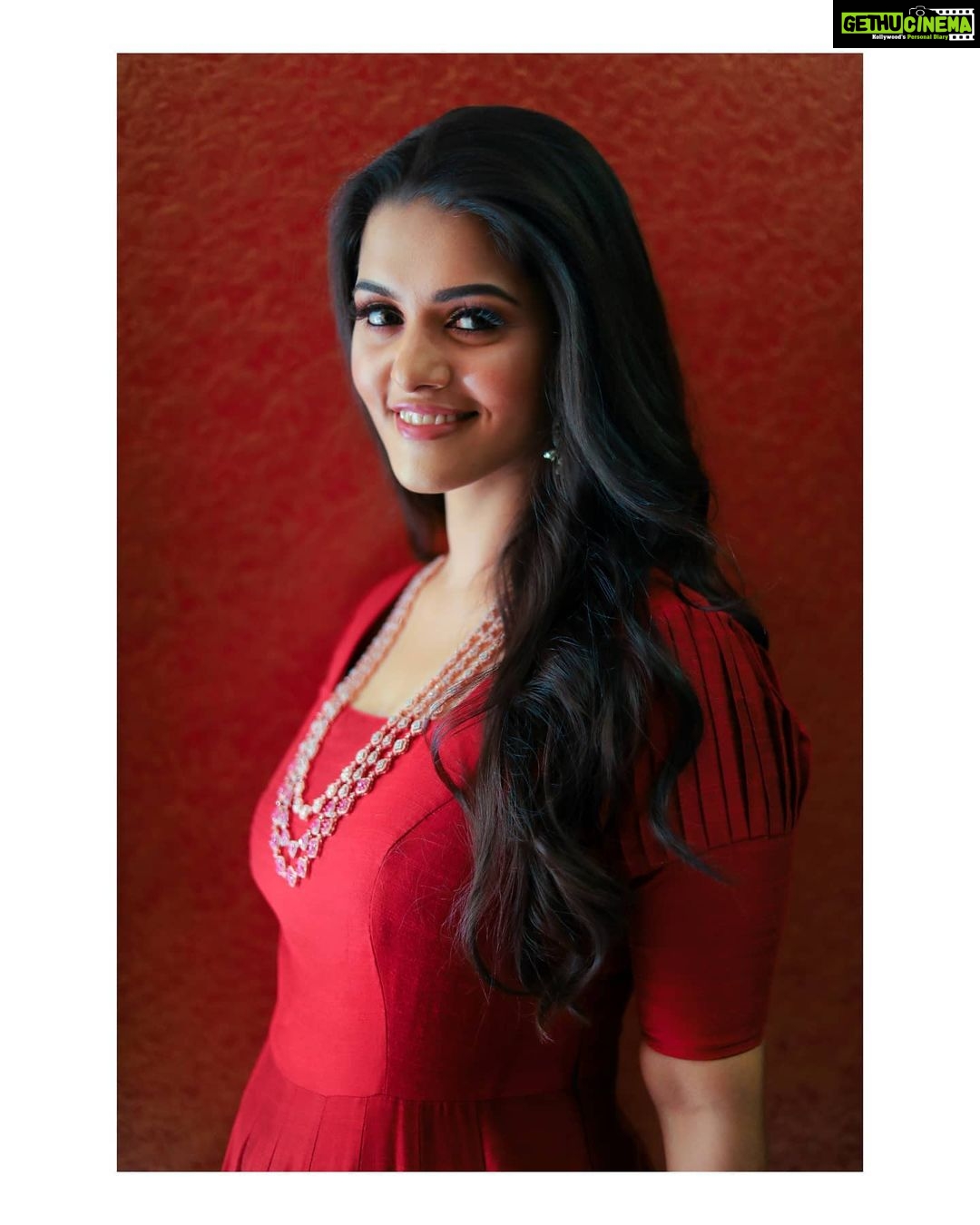 Swathishta Krishnan Instagram - Red❤️ #throwback . . Wearing @sthua_klothing Accessories @new_ideas_fashions Makeup @oasiacharles94 Hair @hairstylebyarty PC @vbstudio_india Edit : @ashwinthclicker & @mikkie_photographhy @fourkingscreations Thank you guys ❤️