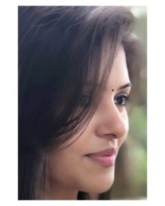 Swathishta Krishnan Instagram - Running short of captions...why don't you guys suggest one ?😅 @g3accessories @manojkumar_photography . . . . . . #throwbackseries ..#behindwoods #behindwoodsgoldmedals #tamilactors #indiaglitztelugu #malayalamcinemas #malayalammoviesongs #mollywood #telugucinema #tamil #kollywoodmovie #jewellery #gowns #bluegown #tiktokgirls #tamilheroines #behindwoods #behindwoodsgoldmedals#malayalamsongs #malayalamcinema #malayalamsongs #malayalam #malayalamheroines #malayalammonday #kollywoodqueen #behindwoods #indiaglitzmalayalam #asianet