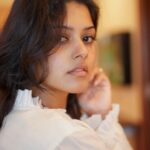 Swathishta Krishnan Instagram - Caption it pls 🤍 . . . Shot by @anitakamaraj Wearing @studio_thari Welcomhotel by ITC Hotels, Cathedral Road, Chennai