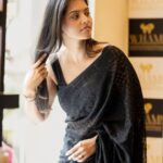 Swathishta Krishnan Instagram - Quick fix 🖤 Thank you @thatmadraskaran for giving the best in 5minutes Thank you darling @vickys_makeover_studio Hairdo @whamsalon Beautiful saree from @shanus_boutique . . . . . . #vikramfromjune3 #vikrampromotion #blacksaree #kamalhaasanvikram #fahadhfaasil #kamalhaasan #vikram #surya #lokeshkanagaraj #vijaysethupathi #anirudh #redgiants #udhaynidhistalin #vijaytv #sonymusic #sonysouthmusic #hotstar #rajkamalfilmsinternational