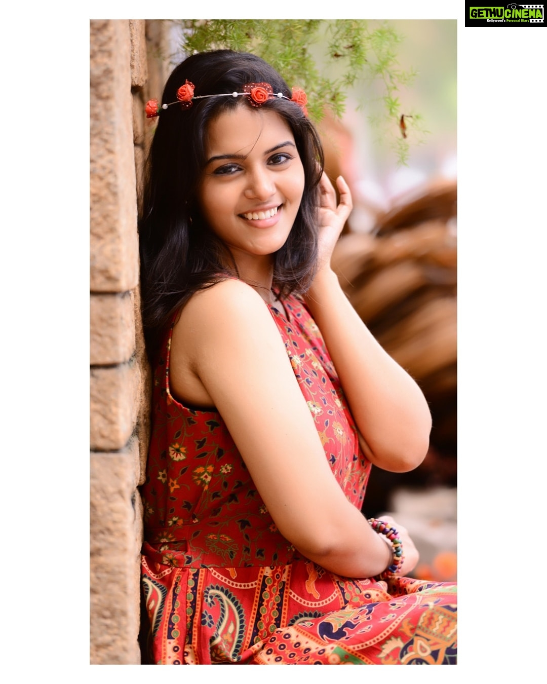 Swathishta Krishnan Instagram - Just the colour RED makes me smile ❤️ . . wearing @blendinstyle Captured by @vijayvendhan . . . . . ....#behindwoods #behindwoodsgoldmedals #tamilactors #indiaglitztelugu #malayalamcinemas #malayalammoviesongs #mollywood #telugucinema #tamil #kollywoodmovie #jewellery #gowns #bluegown #tiktokgirls #tamilheroines #behindwoods #behindwoodsgoldmedals#malayalamsongs #malayalamcinema #malayalamsongs #malayalam #malayalamheroines #malayalammonday #kollywoodqueen #behindwoods #indiaglitzmalayalam #asianet