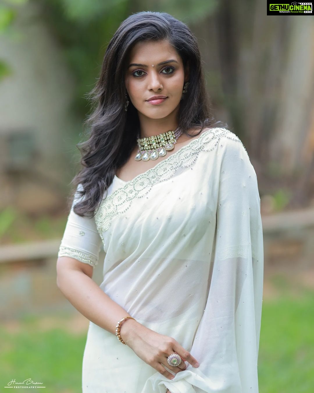 Swathishta Krishnan Instagram - π€π€ . . . Jewellery @fineshinejewels Mua @keerthana_makeupartistry Captured by @haran_official_ . . .#vikramaudiolaunch #vikramfromjune3 #kamalhaasanvikram #fahadhfaasil #kamalhaasan #vikram #surya #lokeshkanagaraj #vijaysethupathi #anirudh #redgiants #udhaynidhistalin #vijaytv #sonymusic #sonysouthmusic #hotstar #rajkamalfilmsinternational Welcomhotel by ITC Hotels, Cathedral Road, Chennai