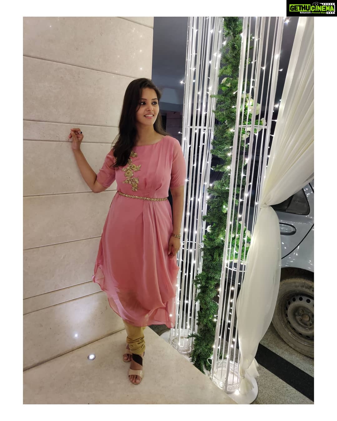 Swathishta Krishnan Instagram - Thank you @helo_tamilofficial @helo_indiaofficial for this sweet gesture for 100k followers on heloapp❤️ Wearing this beautiful pink draped dress from @labelmana ❤️❤️ . . . . . ...#behindwoods #behindwoodsgoldmedals #tamilactors #indiaglitztelugu #malayalamcinemas #malayalammoviesongs #mollywood #telugucinema #tamil #kollywoodmovie #jewellery #gowns #bluegown #tiktokgirls #tamilheroines #behindwoods #behindwoodsgoldmedals#malayalamsongs #malayalamcinema #malayalamsongs #malayalam #malayalamheroines #malayalammonday #kollywoodqueen #behindwoods #indiaglitzmalayalam #asianet