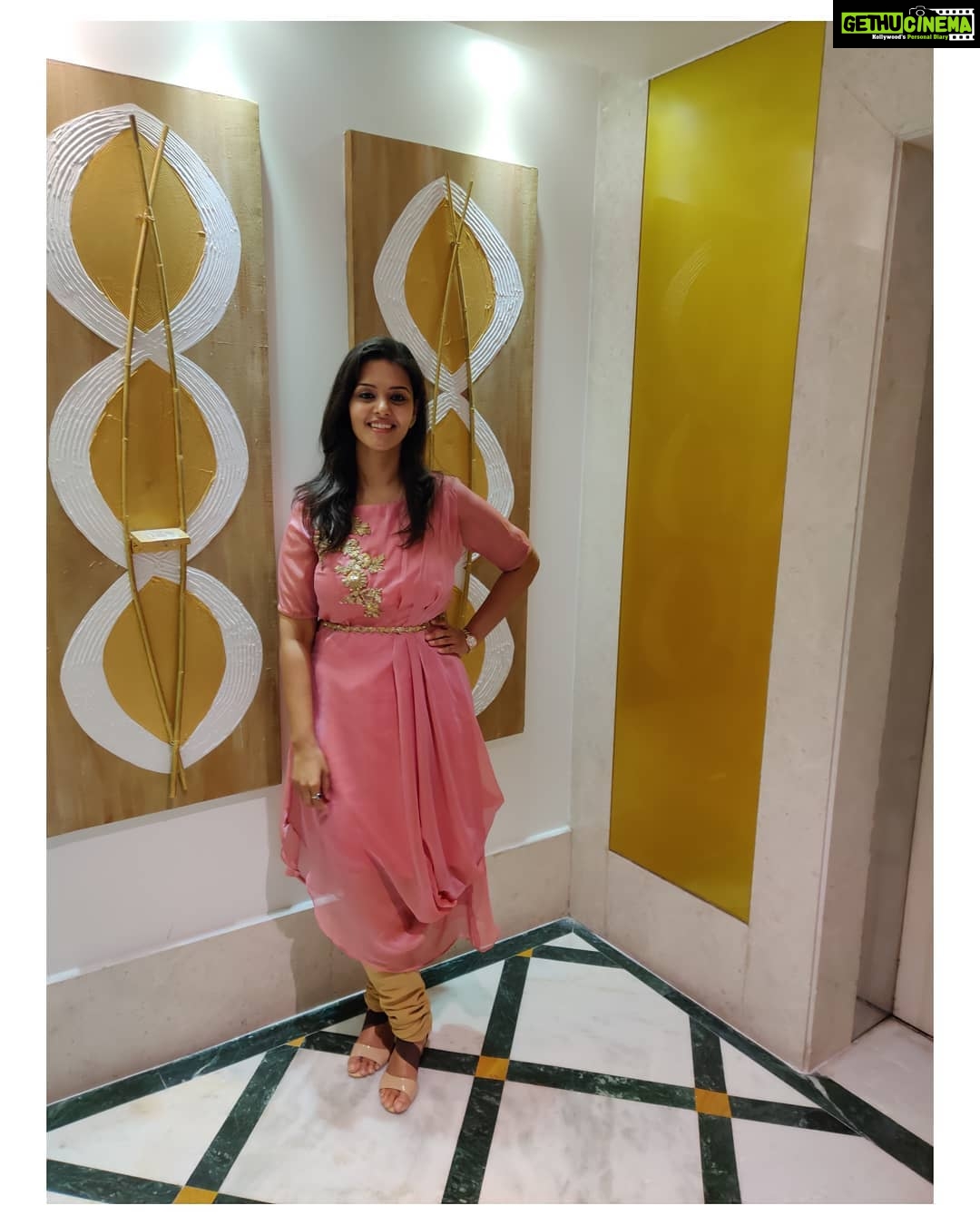 Swathishta Krishnan Instagram - Thank you @helo_tamilofficial @helo_indiaofficial for this sweet gesture for 100k followers on heloapp❤️ Wearing this beautiful pink draped dress from @labelmana ❤️❤️ . . . . . ...#behindwoods #behindwoodsgoldmedals #tamilactors #indiaglitztelugu #malayalamcinemas #malayalammoviesongs #mollywood #telugucinema #tamil #kollywoodmovie #jewellery #gowns #bluegown #tiktokgirls #tamilheroines #behindwoods #behindwoodsgoldmedals#malayalamsongs #malayalamcinema #malayalamsongs #malayalam #malayalamheroines #malayalammonday #kollywoodqueen #behindwoods #indiaglitzmalayalam #asianet