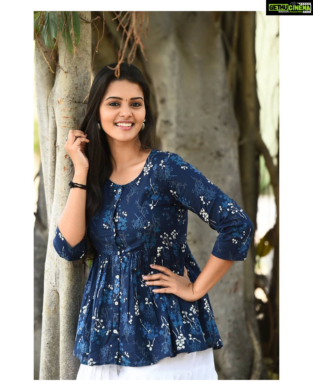 Swathishta Krishnan Instagram - Blue💙 Captured by @praveentyagarajan 😊 Pro @sathish_pro . . . . ...#behindwoods #behindwoodsgoldmedals #tamilactors #indiaglitztelugu #malayalamcinemas #malayalammoviesongs #mollywood #telugucinema #tamil #kollywoodmovie #jewellery #gowns #bluegown #tiktokgirls #tamilheroines #behindwoods #behindwoodsgoldmedals#malayalamsongs #malayalamcinema #malayalamsongs #malayalam #malayalamheroines #malayalammonday #kollywoodqueen #behindwoods #indiaglitzmalayalam #asianet