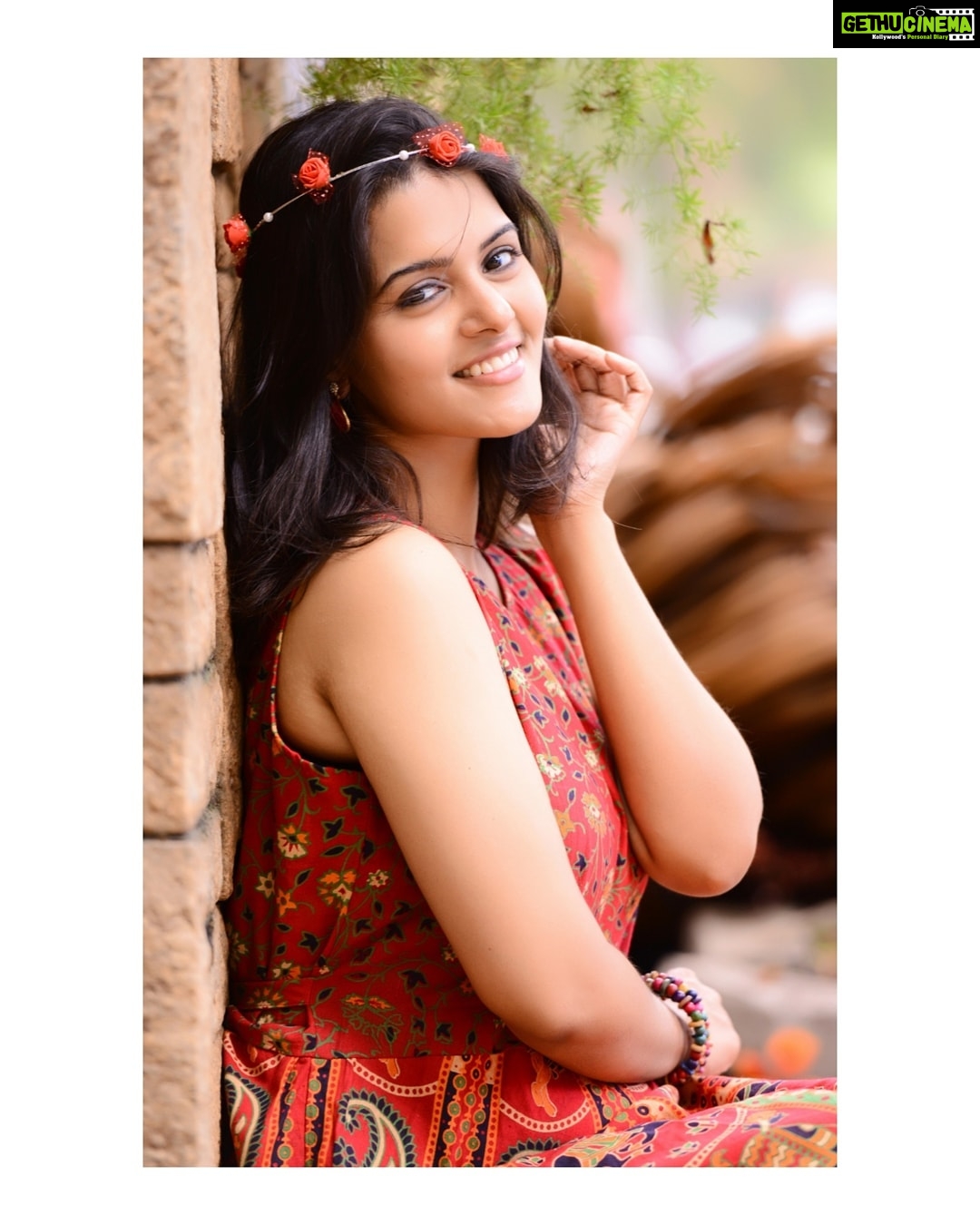 Swathishta Krishnan Instagram - Just the colour RED makes me smile ❤️ . . wearing @blendinstyle Captured by @vijayvendhan . . . . . ....#behindwoods #behindwoodsgoldmedals #tamilactors #indiaglitztelugu #malayalamcinemas #malayalammoviesongs #mollywood #telugucinema #tamil #kollywoodmovie #jewellery #gowns #bluegown #tiktokgirls #tamilheroines #behindwoods #behindwoodsgoldmedals#malayalamsongs #malayalamcinema #malayalamsongs #malayalam #malayalamheroines #malayalammonday #kollywoodqueen #behindwoods #indiaglitzmalayalam #asianet
