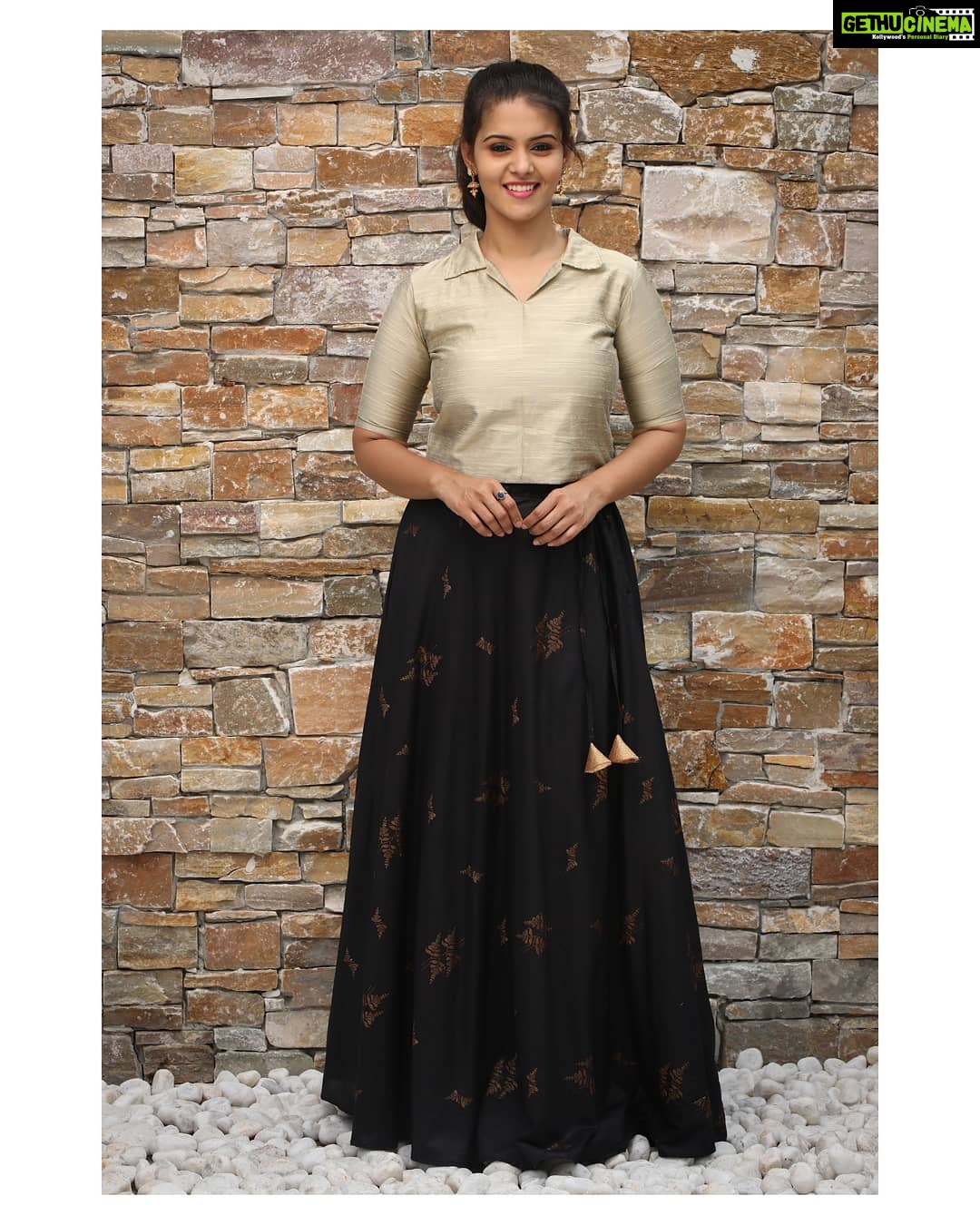 Swathishta Krishnan Instagram - Wearing @thestitches.in Makeup @thechariismatic_makeup Photography .@haran_baskar . . . ...#behindwoods #behindwoodsgoldmedals #tamilactors #indiaglitztelugu #malayalamcinemas #malayalammoviesongs #mollywood #telugucinema #tamil #kollywoodmovie #jewellery #gowns #bluegown #tiktokgirls #tamilheroines #behindwoods #behindwoodsgoldmedals#malayalamsongs #malayalamcinema #malayalamsongs #malayalam #malayalamheroines #malayalammonday #kollywoodqueen #behindwoods #indiaglitzmalayalam #asianet