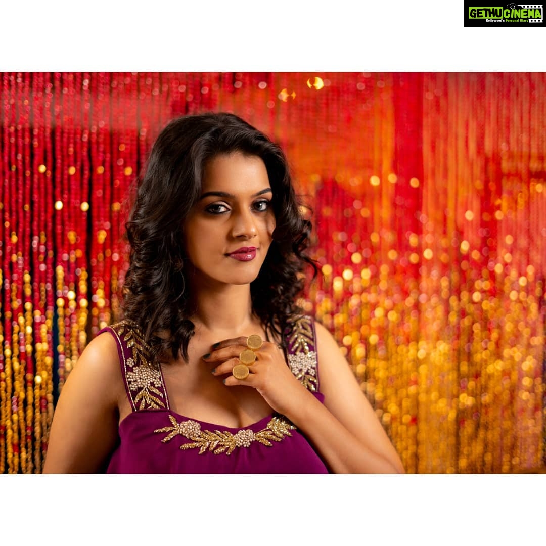 Swathishta Krishnan Instagram - Wearing @zingbi_multidesigner_store Makeover @b3bridalstudio Shot by @prathapchristopher . . . . ...#behindwoods #behindwoodsgoldmedals #tamilactors #indiaglitztelugu #malayalamcinemas #malayalammoviesongs #mollywood #telugucinema #tamil #kollywoodmovie #jewellery #gowns #bluegown #tiktokgirls #tamilheroines #behindwoods #behindwoodsgoldmedals#malayalamsongs #malayalamcinema #malayalamsongs #malayalam #malayalamheroines #malayalammonday #kollywoodqueen #behindwoods #indiaglitzmalayalam #asianet