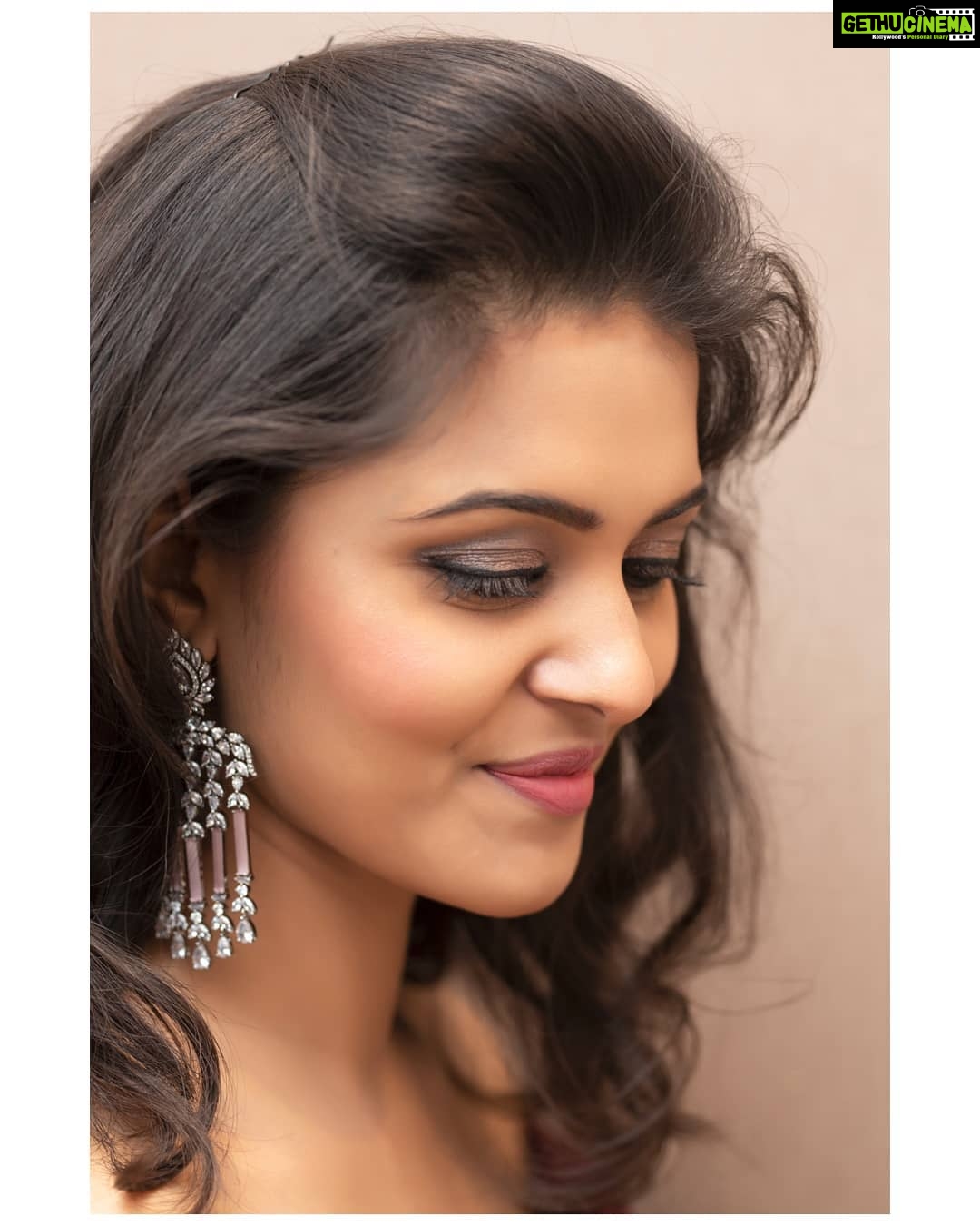 Swathishta Krishnan Instagram - Link in bio 😊 🥰 Makeover @artistrybysupriya Earings @fineshinejewels PC @framemadras . . ....#behindwoods #behindwoodsgoldmedals #tamilactors #indiaglitztelugu #malayalamcinemas #malayalammoviesongs #mollywood #telugucinema #tamil #kollywoodmovie #jewellery #gowns #bluegown #tiktokgirls #tamilheroines #behindwoods #behindwoodsgoldmedals#malayalamsongs #malayalamcinema #malayalamsongs #malayalam #malayalamheroines #malayalammonday #kollywoodqueen #behindwoods #indiaglitzmalayalam #asianet
