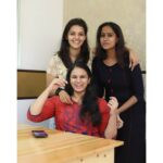 Swathishta Krishnan Instagram – Good girls are found in every corner of the earth…🤩🤩🤩
Check out the link in bio to c what was the topic that was brewing 😁
@shivapriyasp
@athigna 
Captured by thambi @vicky___075
.
.
.
.
.