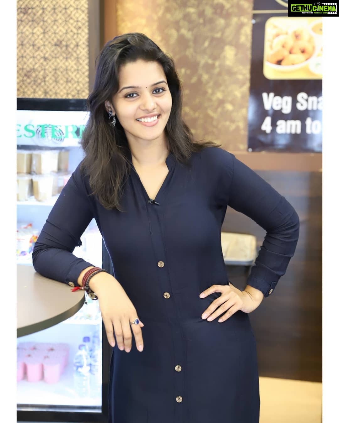 Swathishta Krishnan Instagram - If u see someone without a smile,then give them urs 😊🥰 Pc @vicky____075 . . . . . ..#behindwoods #behindwoodsgoldmedals #tamilactors #indiaglitztelugu #malayalamcinemas #malayalammoviesongs #mollywood #telugucinema #tamil #kollywoodmovie #jewellery #gowns #bluegown #tiktokgirls #tamilheroines #behindwoods #behindwoodsgoldmedals#malayalamsongs #malayalamcinema #malayalamsongs #malayalam #malayalamheroines #malayalammonday #kollywoodqueen #behindwoods #indiaglitzmalayalam #asianet