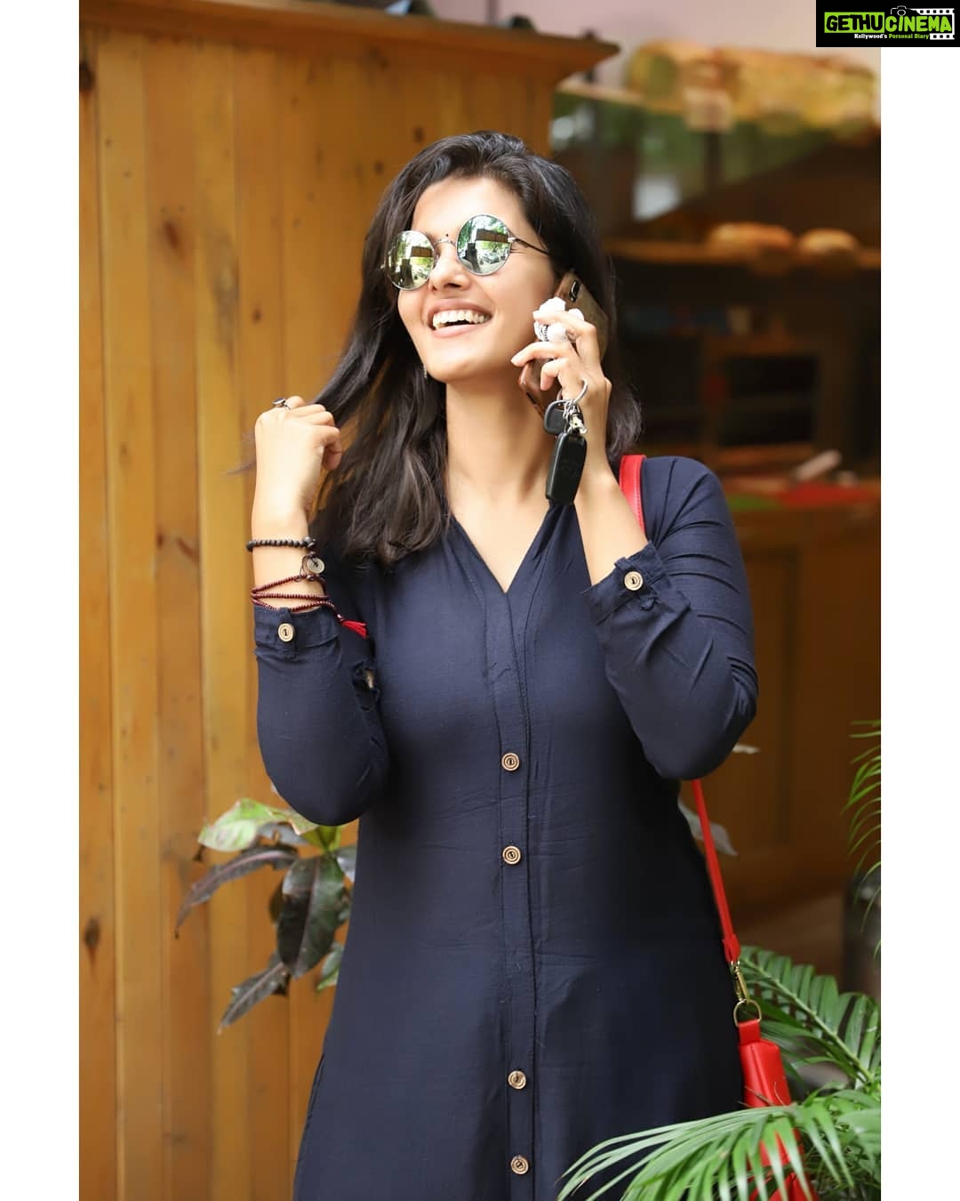 Swathishta Krishnan Instagram - Don't be afraid to go out on a limb. Tats where all the fruit is 🌸 PC @vicky____075 . . . . ..#behindwoods #behindwoodsgoldmedals #tamilactors #indiaglitztelugu #malayalamcinemas #malayalammoviesongs #mollywood #telugucinema #tamil #kollywoodmovie #jewellery #gowns #bluegown #tiktokgirls #tamilheroines #behindwoods #behindwoodsgoldmedals#malayalamsongs #malayalamcinema #malayalamsongs #malayalam #malayalamheroines #malayalammonday #kollywoodqueen #behindwoods #indiaglitzmalayalam #asianet