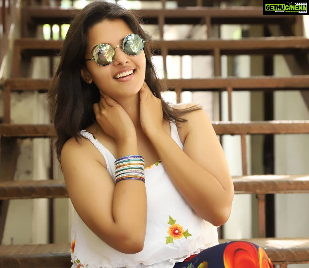 Swathishta Krishnan Instagram - I'm not fat ..I just have few extra pounds π Outfit @blendinstyle Pc @vicky____075 . . . . .. #behindwoods #behindwoodsgoldmedals #tamilactors #indiaglitztelugu #malayalamcinemas #malayalammoviesongs #mollywood #telugucinema #tamil #kollywoodmovie #jewellery #gowns #bluegown #tiktokgirls #tamilheroines #behindwoods #behindwoodsgoldmedals#malayalamsongs #malayalamcinema #malayalamsongs #malayalam #malayalamheroines #malayalammonday #kollywoodqueen #behindwoods #indiaglitzmalayalam #asianet