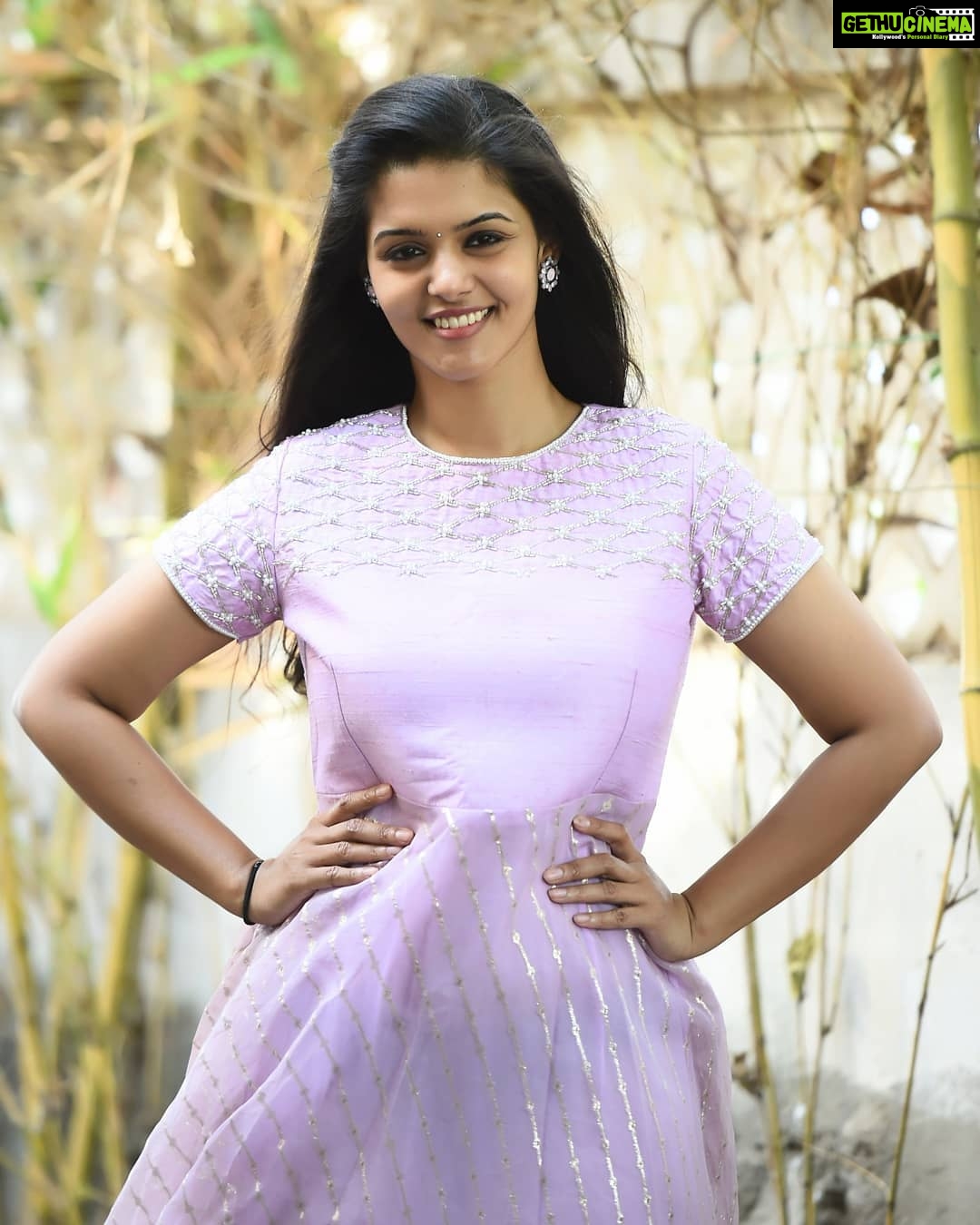 Swathishta Krishnan Instagram - Wearing @aarna.label🌸 . . . ..#indiaglitztelugu #malayalamcinemas #malayalammoviesongs #mollywood #telugucinema #tamil #kollywoodmovie #jewellery #gowns #bluegown #tiktokgirls #tamilheroines #behindwoods #behindwoodsgoldmedals#malayalamsongs #malayalamcinema #malayalamsongs #malayalam #malayalamheroines #malayalammonday #kollywoodqueen #behindwoods #indiaglitzmalayalam #asianet