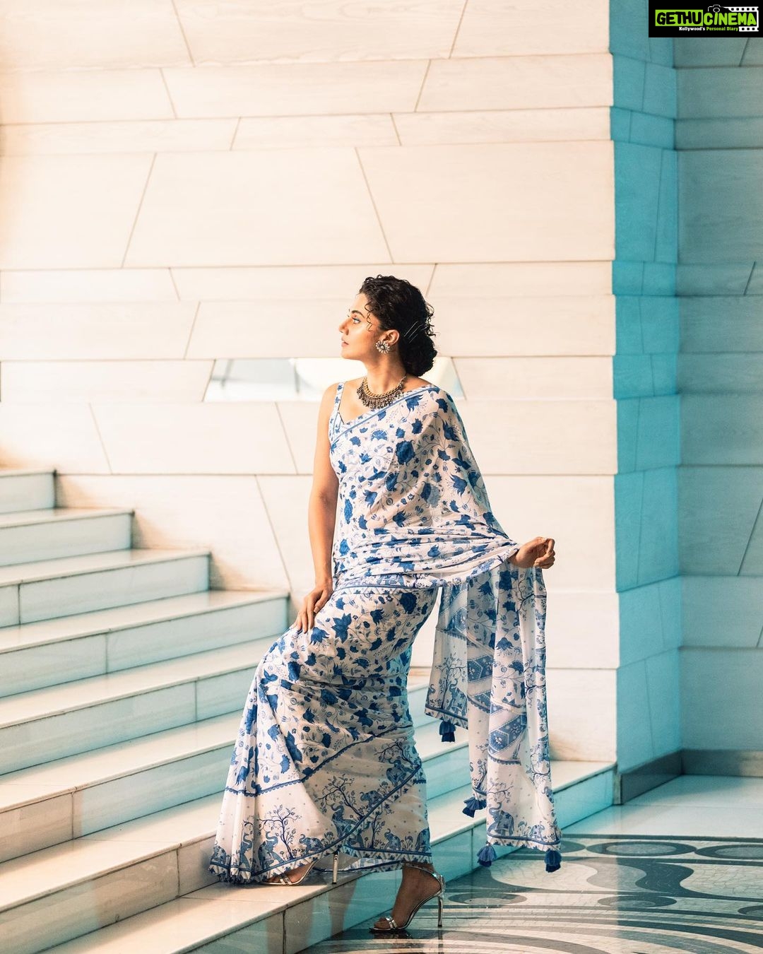 Taapsee Pannu Instagram - Try … fall ….Smile…. Get up n try again…. How else do u even make learning eventful 😄