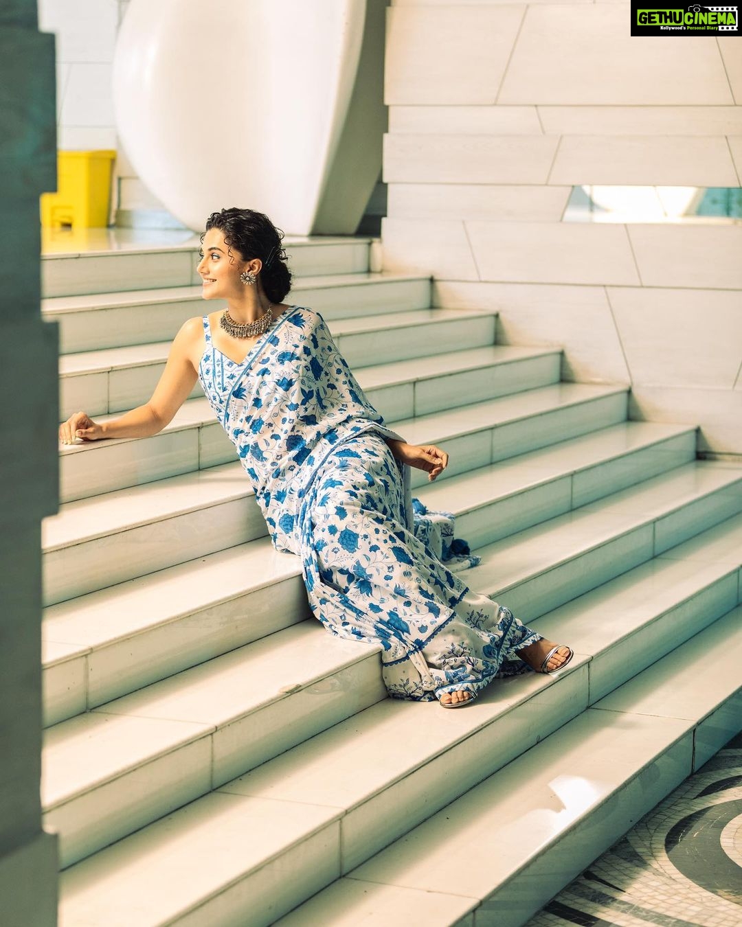 Taapsee Pannu Instagram - Try … fall ….Smile…. Get up n try again…. How else do u even make learning eventful 😄