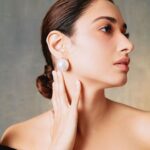Tamannaah Instagram - Breaking the Mould! Energized to have this effortlessly chic look by The world’s Youngest Couturier @andreabrocca Stylist : @stylebyami Shoes : @louboutinworld Jewellery : @karishma.joolry Hair: @hairbyseema Makeup: @savleenmanchanda Photos: @leroifoto #htmoststylishawards #HTMS2022 #HTMS #htmoststlylish