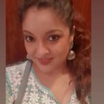 Tanushree Dutta Instagram – Omg! Just got bk from the nail Salon…I feel like a friggin female James bond. Surveillance n all bro…😱 one amateur gurga 20-22 years old with a silently loaded sling bag.
Dekho humko bhi Kam se Kam 3-4 mulko ki police toh follow kar hi rhi hai…
Ab kal ho na ho toh Maine socha red nails karva hi leti hoon!
Ab life mein kisi ka moh hi nhi raha…sab ke sab khudgarz aur dhokebaaz nikle saale. 
Dost dost nhi rahe…watchman ne  bhi dhoka de diya…😂

U  know the best part?? Someday il write all of this off as a crazy phase… So…..
and il be in Hollywood by then..who knows??

Ab tumhara hi Sahara hai Krishna! 
#Harekrishna