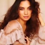 Tanya Hope Instagram - @sashajairam @makeupbyriddhima @esther_hmu