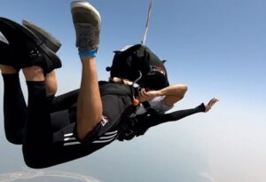 Tanya Hope Instagram - Some planes you won’t be able to jump out of @skydivedubai #throwback