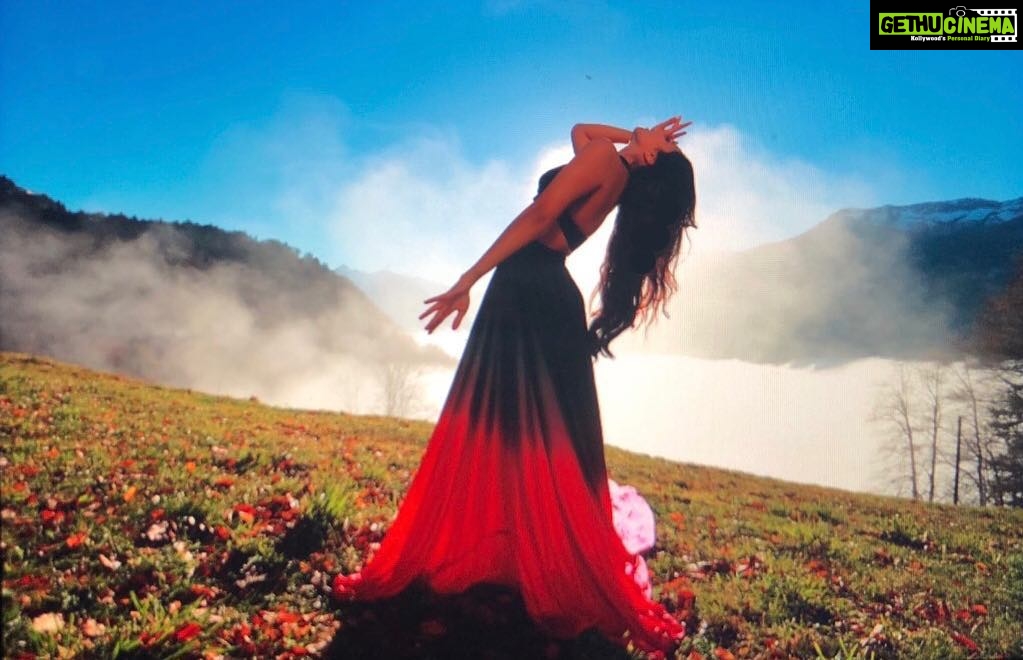 Tanya Hope Instagram - #amar styled: @archana902 Swiss Alps