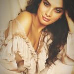 Tanya Hope Instagram - In a room full of entertainers and thieves 🎪♥️