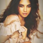 Tanya Hope Instagram - Swear you look like someone I know @sashajairam