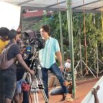 Tovino Thomas Instagram - “Adi kondonte chiri kandoli “ #behindthescenes #thallumaala @kalyanipriyadarshan @ashiqusman @khalidh.rahman @parari_muhsin @ashraf_hamzza @jimshi_khalid @vishnuvijay01 @nishadhyusuf @shobi_master @lukman_avaran @shinetomchacko_official @austiieee @adhri_joe @swathi.das.prabhu @m_s_gokulan @shilpaalex @rishdhan_abdul_rasheed_ @thallumaala