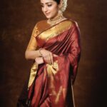 Trisha Instagram - Saree: @thekanakavalliedit Blouse: @thebuttonthiefco Jewellery: @kishandasjewellery Footwear: @aprajitatoorofficial @elevate_promotions Styled by: @ekalakhani and @malinikarthikeyan for @team___e Style team : @themis_vanessa Photographs: @anandclick4u #PS1 #PonniyinSelvan #StyledbyTeamE
