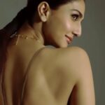 Vaani Kapoor Instagram – बढ़ता फ़ितूर.. चढ़ता सुरूर  #11daystoshamshera  #shamshera⚔️