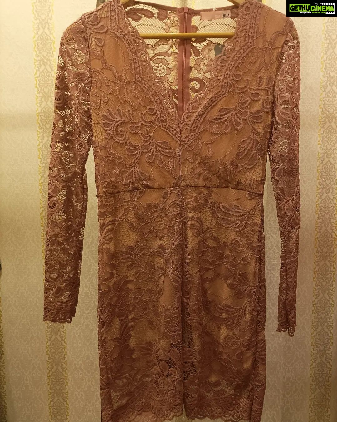 Vanitha Vijayakumar Instagram - ✴️ Bodysuit top helps u to accentuate the curves and looks great on ur figure... ✴️A bodysuit is normally tucked inside & u can wear it with mini skirts, high waisted palazzo pants, even u can wear it with ur sarees too... ✴️Bodysuits can hug your curves as the perfect foundation and on the top so u can pair with any bottoms u want... #vanithavijaykumarstyling #outfitoftheday #outfit #outfits #women #womensfashion #girl #girls #style #styling #stylist #fashion #ootd #picoftheday #pictureoftheday #dress #accessories #makeover #onlineshopping #onlineshop #boutique #boutiqueshopping #boutiquefashion Khader Nawaz Khan Road