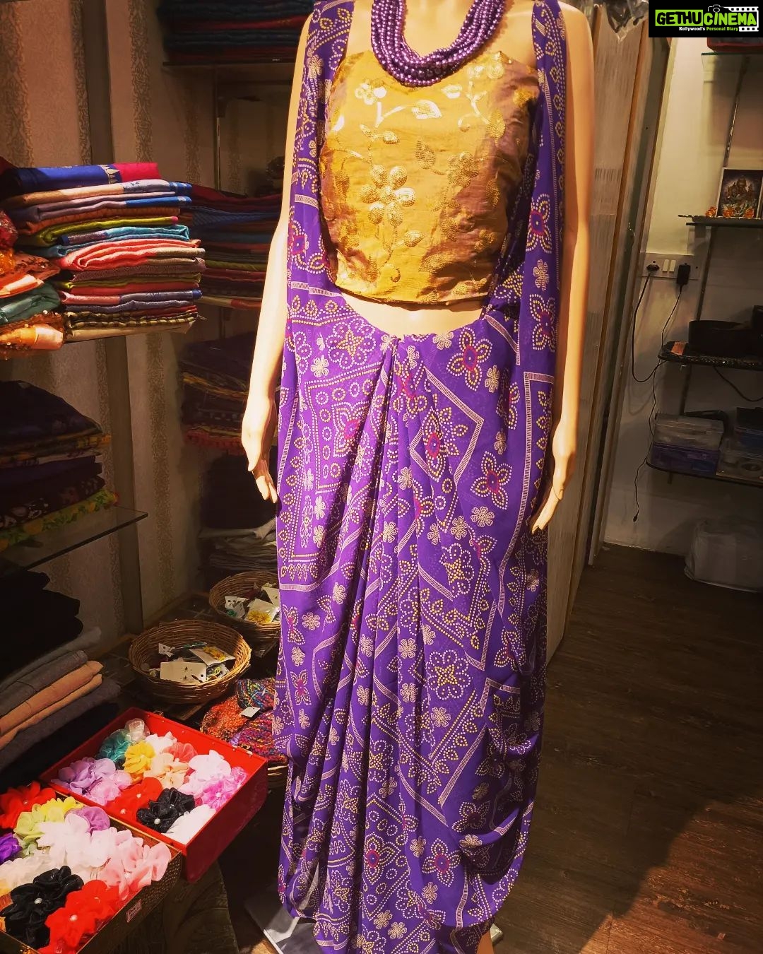 Vanitha Vijayakumar Instagram - Raw silk chamki work blouse materials matched with our soft chiffon & Georgette sarees🥻 Dm for price & details📩 #vanithavijaykumarstyling #outfitoftheday #outfit #outfits #women #womensfashion #girl #girls #style #styling #stylist #fashion #ootd #picoftheday #pictureoftheday #dress #accessories #makeover #onlineshopping #onlineshop #boutique #boutiqueshopping #boutiquefashion Khader Nawaz Khan Road