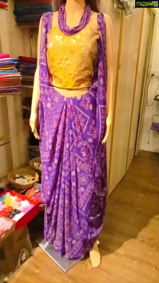 Vanitha Vijayakumar Instagram - Raw silk chamki work blouse materials matched with her soft chiffon & Georgette sarees🥻Dm for price & details📩 #vanithavijaykumarstyling #entrepreneur #women #fashion #girls #business #chennai #ootdfashion #accessories #trending #life #party #girl #makeover #shopping #onlineshopping #onlineshop #style #outfits #outfit #store #makeover #reelsinstagram #reelitfeelit #reelsvideo #reels #reelkarofeelkaro #reelsindia #instagram Khader Nawaz Khan Road
