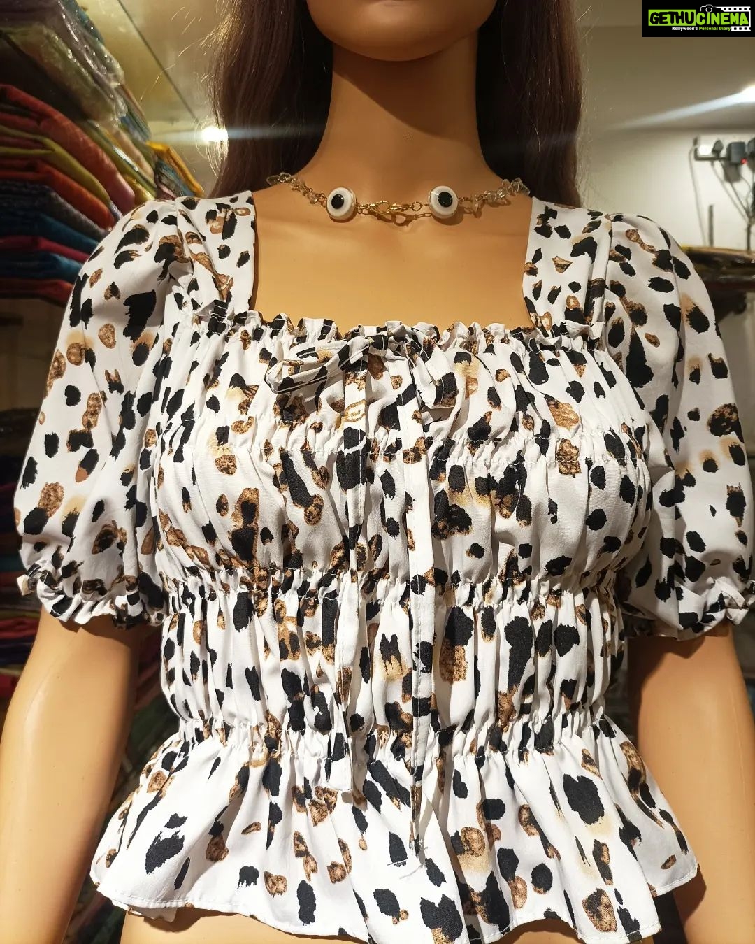 Vanitha Vijayakumar Instagram - Leopard print shirred top🐆 Swipe left to see the available colors🎨🤳 Buy this top in just 999/-💁🏻♀️ Offer is going on hurry up ladies🛒🛍 #vanithavijaykumarstyling #outfitoftheday #outfit #outfits #women #womensfashion #girl #girls #style #styling #stylist #fashion #ootd #picoftheday #pictureoftheday #dress #accessories #makeover #onlineshopping #onlineshop #boutique #boutiqueshopping #boutiquefashion Khader Nawaz Khan Road
