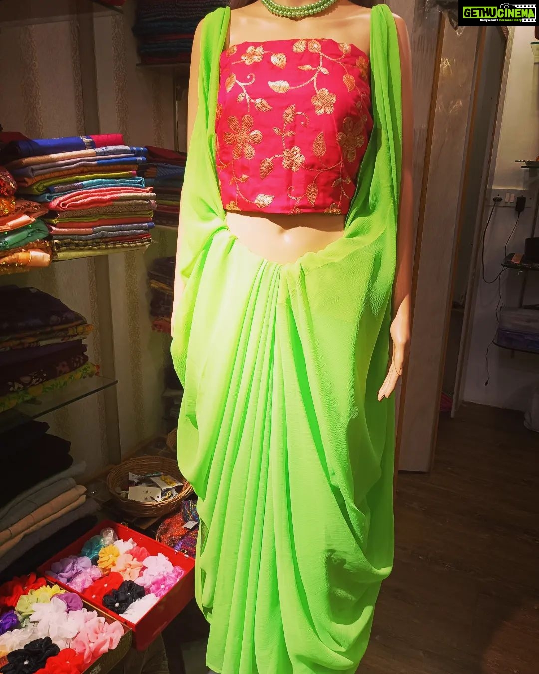 Vanitha Vijayakumar Instagram - Raw silk chamki work blouse materials matched with our soft chiffon & Georgette sarees🥻 Dm for price & details📩 #vanithavijaykumarstyling #outfitoftheday #outfit #outfits #women #womensfashion #girl #girls #style #styling #stylist #fashion #ootd #picoftheday #pictureoftheday #dress #accessories #makeover #onlineshopping #onlineshop #boutique #boutiqueshopping #boutiquefashion Khader Nawaz Khan Road