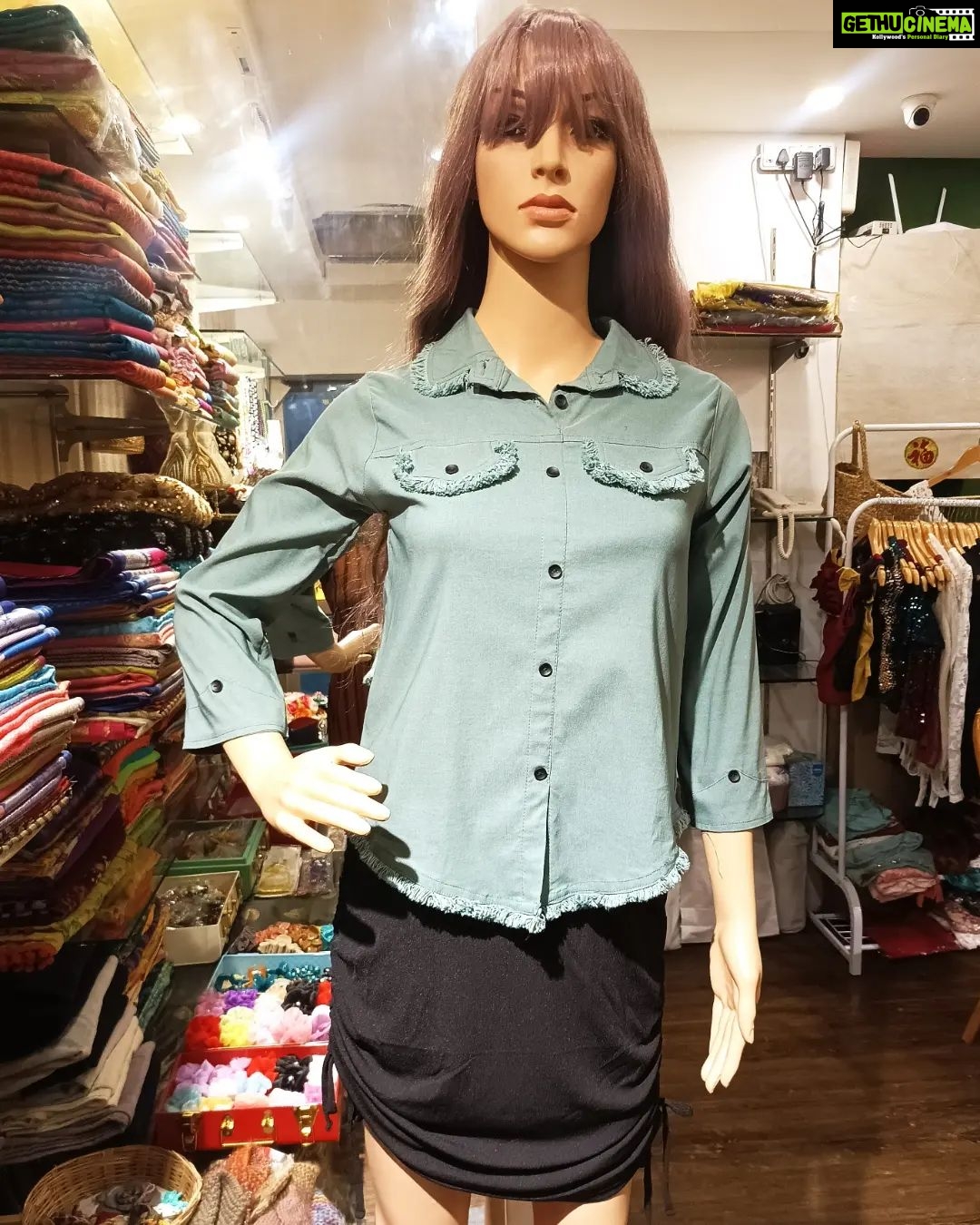 Vanitha Vijayakumar Instagram - Stylish women's slim fit denim shirt type top ripped at the raw edges👚 swipe left to see available colors🤳Dm for price & details📩 #vanithavijaykumarstyling #outfitoftheday #outfit #outfits #women #womensfashion #girl #girls #style #styling #stylist #fashion #ootd #picoftheday #pictureoftheday #dress #accessories #makeover #onlineshopping #onlineshop #boutique #boutiqueshopping #boutiquefashion Khader Nawaz Khan Road