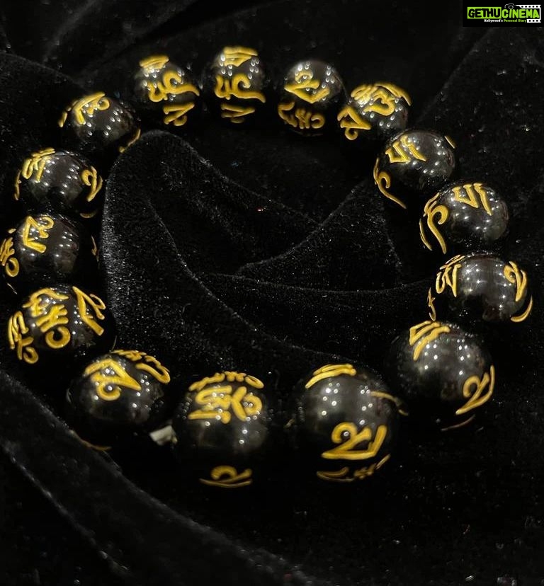 Vanitha Vijayakumar Instagram - Buddhist chants blessed wooden bracelets📿 unisex👫 use this to usher in good luck and positivity🤩 Dm for price & details📩#vanithavijaykumarstyling #outfitoftheday #outfit #outfits #women #womensfashion #girl #girls #style #goodluck #jewellery #fashion #auspiciousjewellery #picoftheday #pictureoftheday #fengushui #accessories #chinese #symbols #chinesesymbols #makeover #onlineshopping #onlineshop Khader Nawaz Khan Road