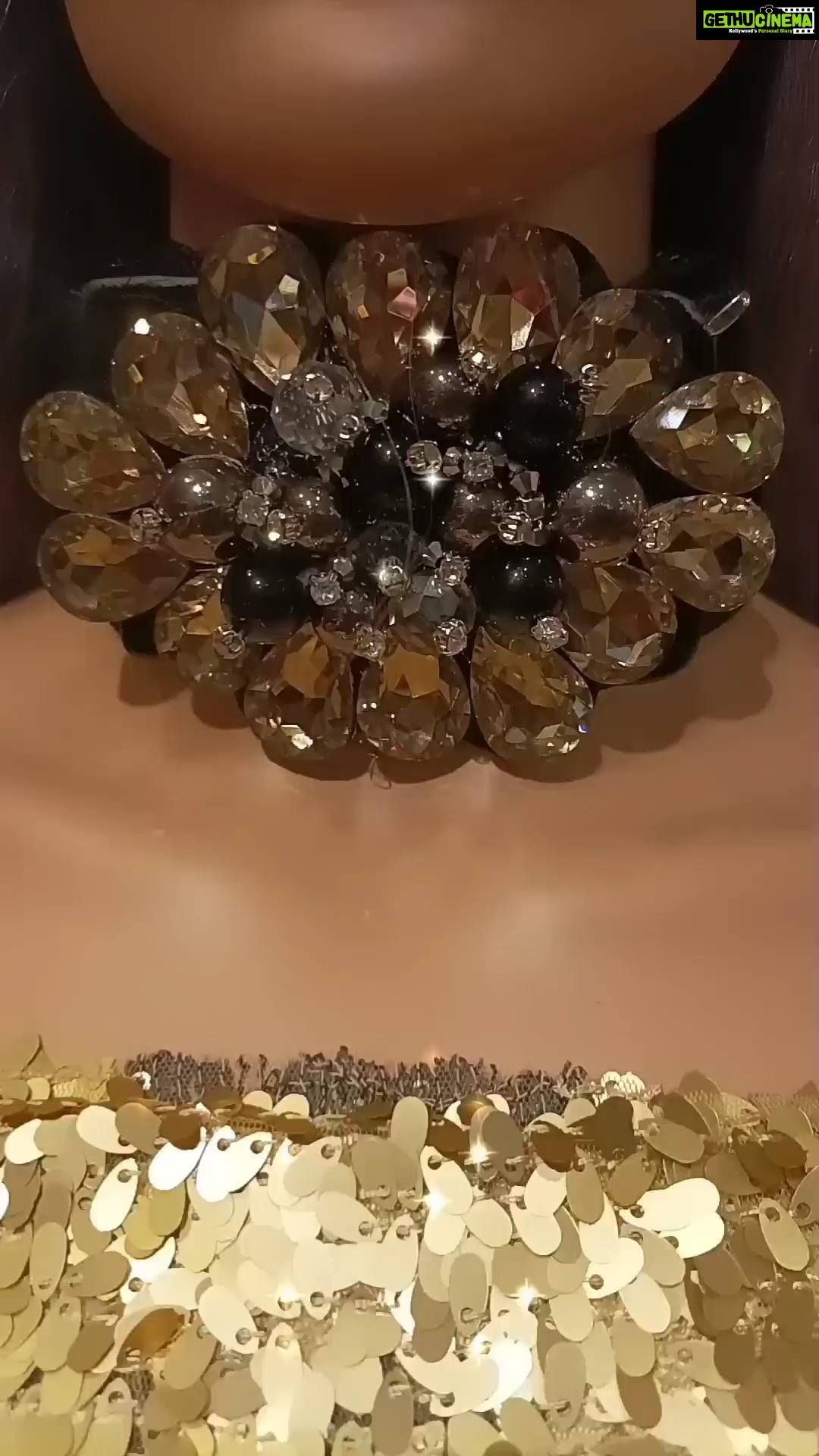 Vanitha Vijayakumar Instagram - Sequin blouse materials to mix & match with your sarees✨🥻 Dm for price & details📩#vanithavijaykumarstyling #entrepreneur #women #fashion #girls #business #chennai #ootdfashion #accessories #trending #life #party #girl #makeover #shopping #onlineshopping #onlineshop #style #outfits #outfit #store #makeover #reelsinstagram #reelitfeelit #reelsvideo #reels #reelkarofeelkaro #reelsindia #instagram Khader Nawaz Khan Road
