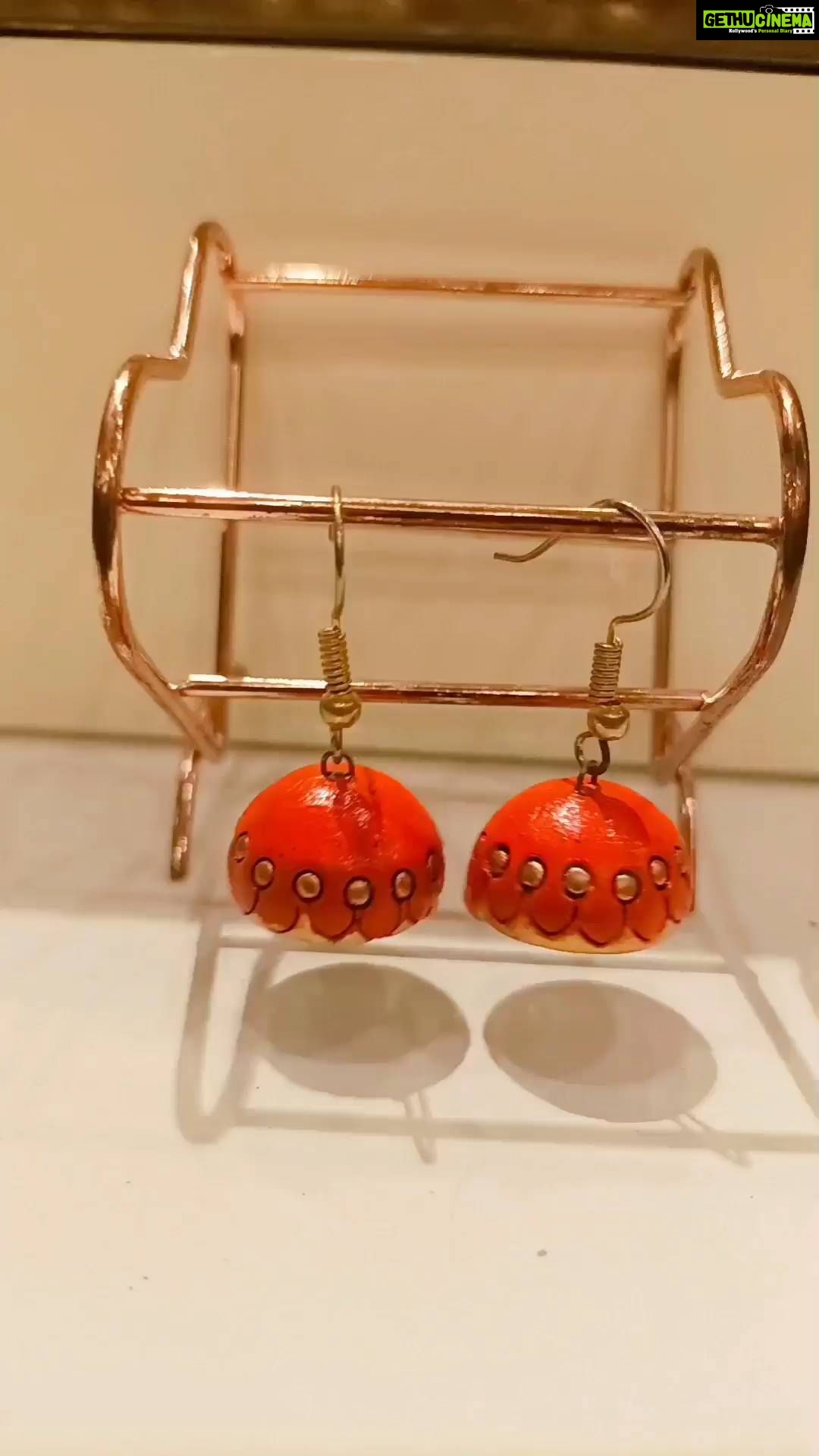 Vanitha Vijayakumar Instagram - Cute little terracotta jhumkas🥰 Dm for price & details📩#vanithavijaykumarstyling #entrepreneur #women #fashion #girls #business #chennai #ootdfashion #accessories #trending #life #party #girl #makeover #shopping #onlineshopping #onlineshop #style #outfits #outfit #store #makeover #reelsinstagram #reelitfeelit #reelsvideo #reels #reelkarofeelkaro #reelsindia #instagram Khader Nawaz Khan Road