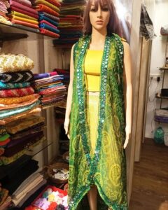 Vanitha Vijayakumar Instagram - Bandhini print with mirror worked dupatta🍋 Dm for price & details📩#vanithavijaykumarstyling #outfitoftheday #outfit #outfits #women #womensfashion #girl #girls #style #styling #stylist #fashion #ootd #picoftheday #pictureoftheday #dress #accessories #makeover #onlineshopping #onlineshop #boutique #boutiqueshopping #boutiquefashion Khader Nawaz Khan Road