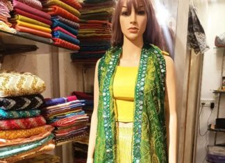 Vanitha Vijayakumar Instagram - Bandhini print with mirror worked dupatta🍋 Dm for price & details📩#vanithavijaykumarstyling #outfitoftheday #outfit #outfits #women #womensfashion #girl #girls #style #styling #stylist #fashion #ootd #picoftheday #pictureoftheday #dress #accessories #makeover #onlineshopping #onlineshop #boutique #boutiqueshopping #boutiquefashion Khader Nawaz Khan Road