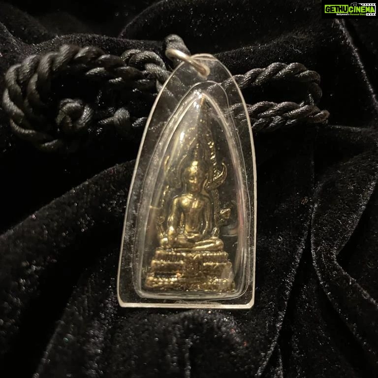 Vanitha Vijayakumar Instagram - Ancient Buddhist protection pendant🎎 Dm for price & details 📩#vanithavijaykumarstyling #outfitoftheday #outfit #outfits #women #womensfashion #girl #girls #style #goodluck #jewellery #fashion #auspiciousjewellery #picoftheday #pictureoftheday #fengushui #accessories #chinese #symbols #chinesesymbols #makeover #onlineshopping #onlineshop Khader Nawaz Khan Road