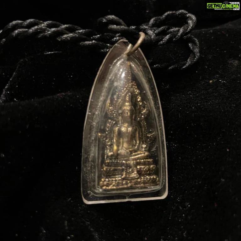 Vanitha Vijayakumar Instagram - Ancient Buddhist protection pendant🎎 Dm for price & details 📩#vanithavijaykumarstyling #outfitoftheday #outfit #outfits #women #womensfashion #girl #girls #style #goodluck #jewellery #fashion #auspiciousjewellery #picoftheday #pictureoftheday #fengushui #accessories #chinese #symbols #chinesesymbols #makeover #onlineshopping #onlineshop Khader Nawaz Khan Road