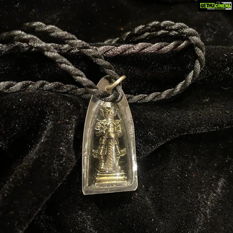 Vanitha Vijayakumar Instagram - Ancient Buddhist protection pendant🎎 Dm for price & details 📩#vanithavijaykumarstyling #outfitoftheday #outfit #outfits #women #womensfashion #girl #girls #style #goodluck #jewellery #fashion #auspiciousjewellery #picoftheday #pictureoftheday #fengushui #accessories #chinese #symbols #chinesesymbols #makeover #onlineshopping #onlineshop Khader Nawaz Khan Road