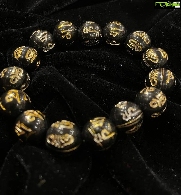 Vanitha Vijayakumar Instagram - Buddhist chants blessed wooden bracelets📿 unisex👫 use this to usher in good luck and positivity🤩 Dm for price & details📩#vanithavijaykumarstyling #outfitoftheday #outfit #outfits #women #womensfashion #girl #girls #style #goodluck #jewellery #fashion #auspiciousjewellery #picoftheday #pictureoftheday #fengushui #accessories #chinese #symbols #chinesesymbols #makeover #onlineshopping #onlineshop Khader Nawaz Khan Road