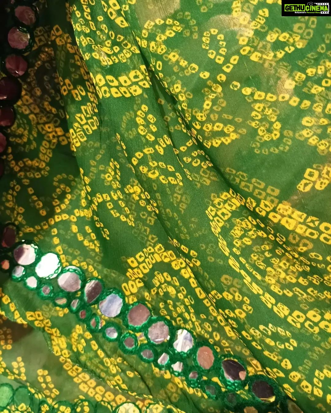 Vanitha Vijayakumar Instagram - Bandhini print with mirror worked dupatta🍋 Dm for price & details📩#vanithavijaykumarstyling #outfitoftheday #outfit #outfits #women #womensfashion #girl #girls #style #styling #stylist #fashion #ootd #picoftheday #pictureoftheday #dress #accessories #makeover #onlineshopping #onlineshop #boutique #boutiqueshopping #boutiquefashion Khader Nawaz Khan Road