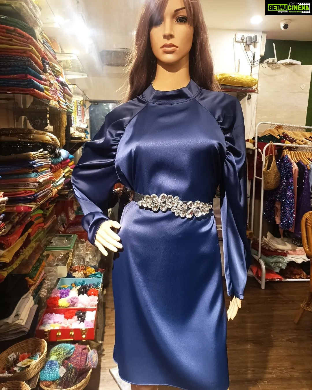 Vanitha Vijayakumar Instagram - Basic solid color round collar long sleeved short dress👗swipe left to see the available colors🎨 Dm us for price & details📩 #vanithavijaykumarstyling #outfitoftheday #outfit #outfits #women #womensfashion #girl #girls #style #styling #stylist #fashion #ootd #picoftheday #pictureoftheday #dress #accessories #makeover #onlineshopping #onlineshop #boutique #boutiqueshopping #boutiquefashion Khader Nawaz Khan Road