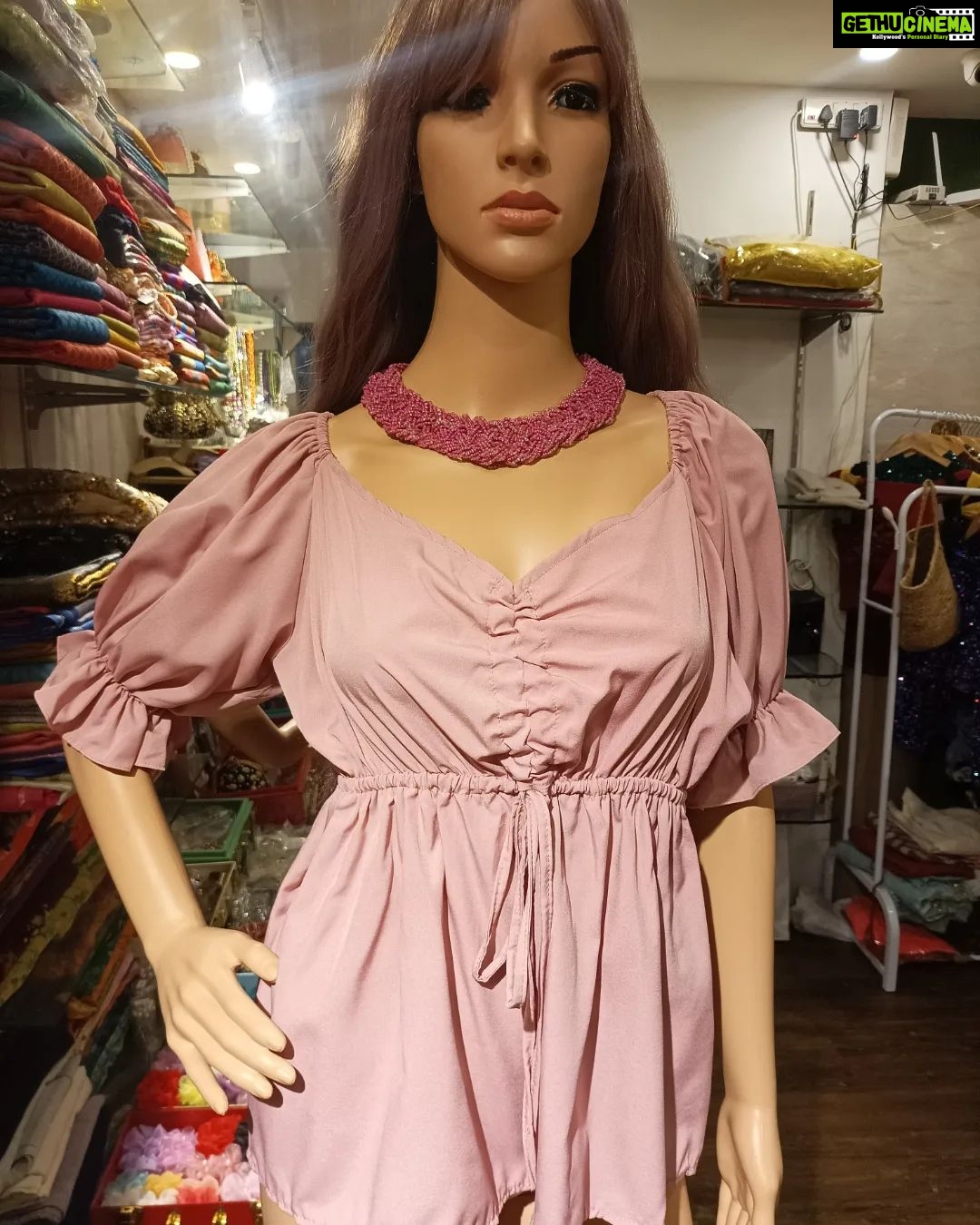 Vanitha Vijayakumar Instagram - Elasticated shoulders & plunging tie knot neckline puff sleeved top🌺 swipe left to see the available colors🎨 Dm for price & details📩 #vanithavijaykumarstyling #outfitoftheday #outfit #outfits #women #womensfashion #girl #girls #style #styling #stylist #fashion #ootd #picoftheday #pictureoftheday #dress #accessories #makeover #onlineshopping #onlineshop #boutique #boutiqueshopping #boutiquefashion Khader Nawaz Khan Road